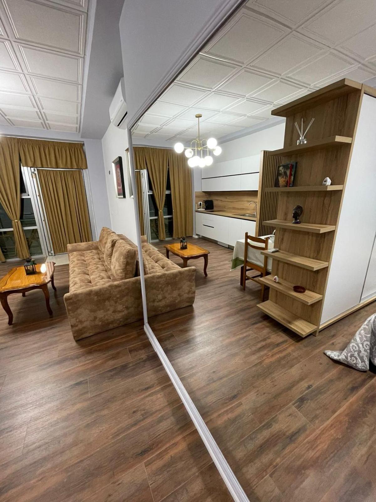 3 New In The Center Apartamento Durrës